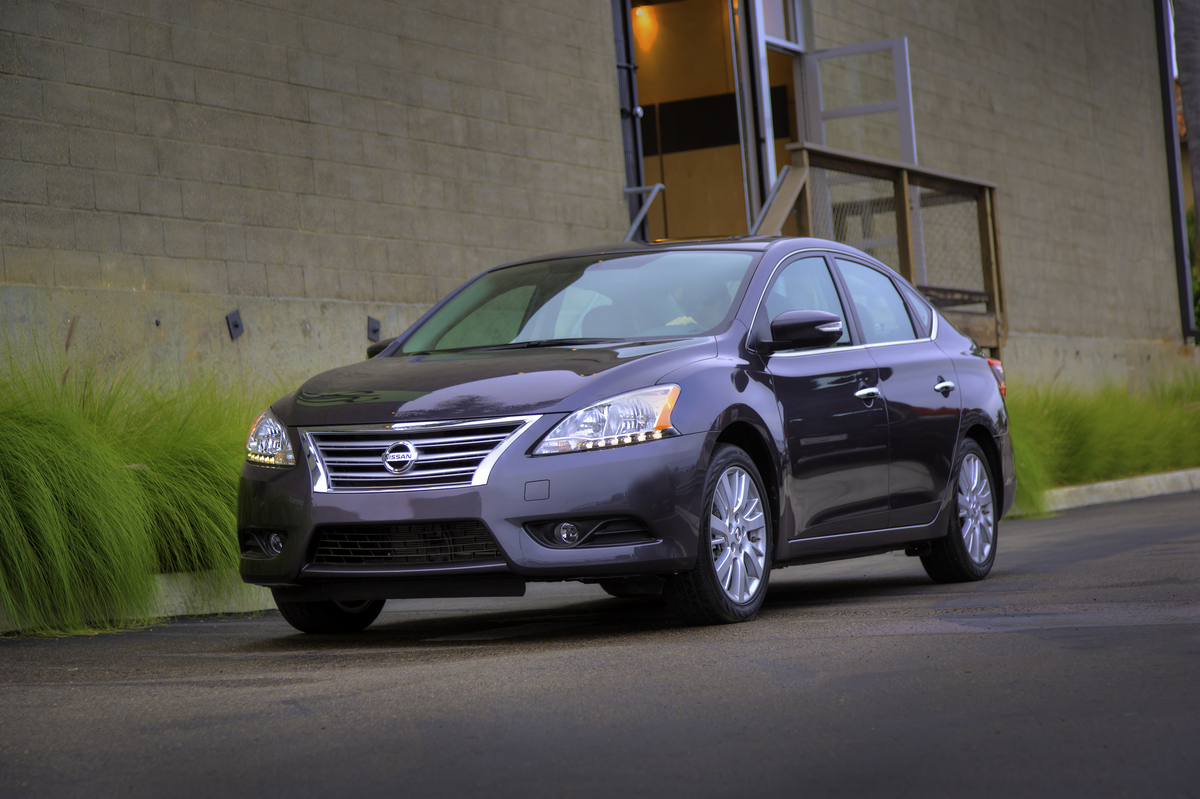 OCHO GENERACIONES DEL ICÓNICO Y PREMIADO SEDÁN NISSAN SENTRA