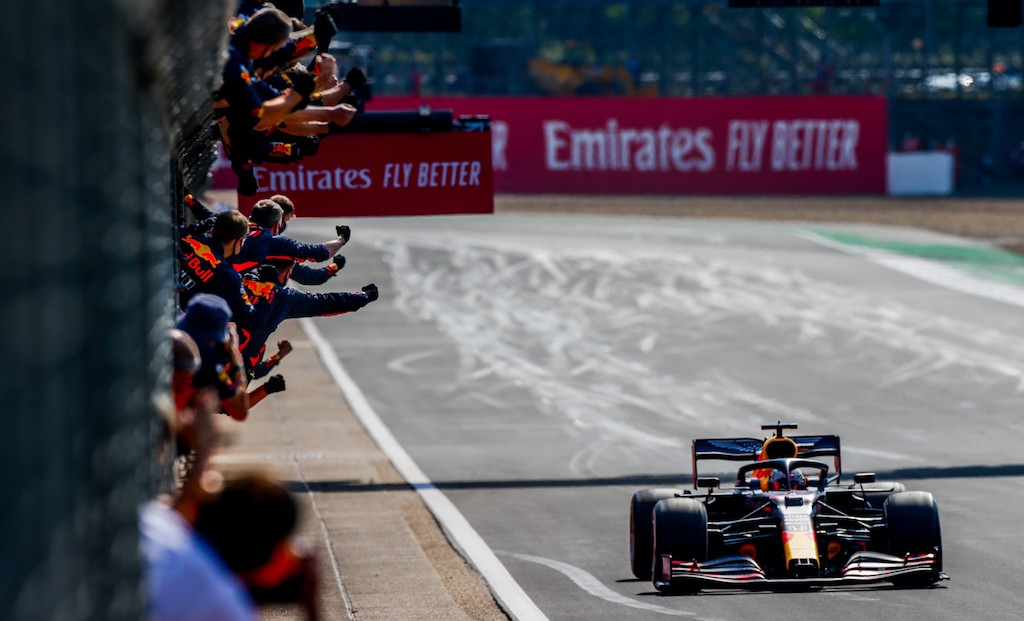 MAX VERSTAPPEN GANA EL GRAN PREMIO 70 ANIVERSARIO 