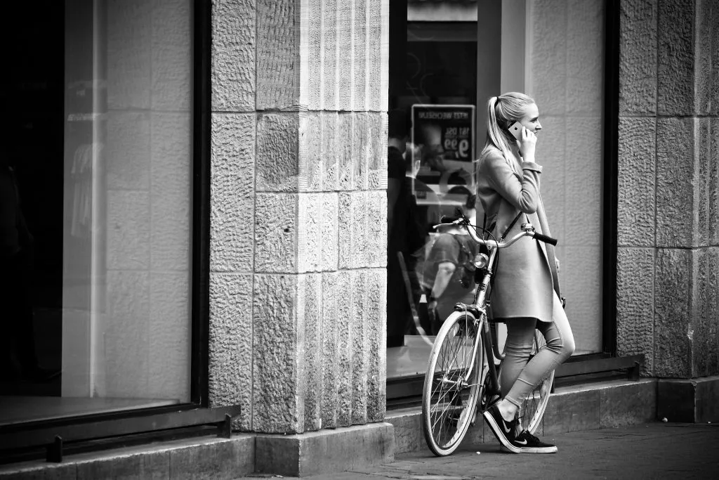 Fotografia uliczna — kobieta