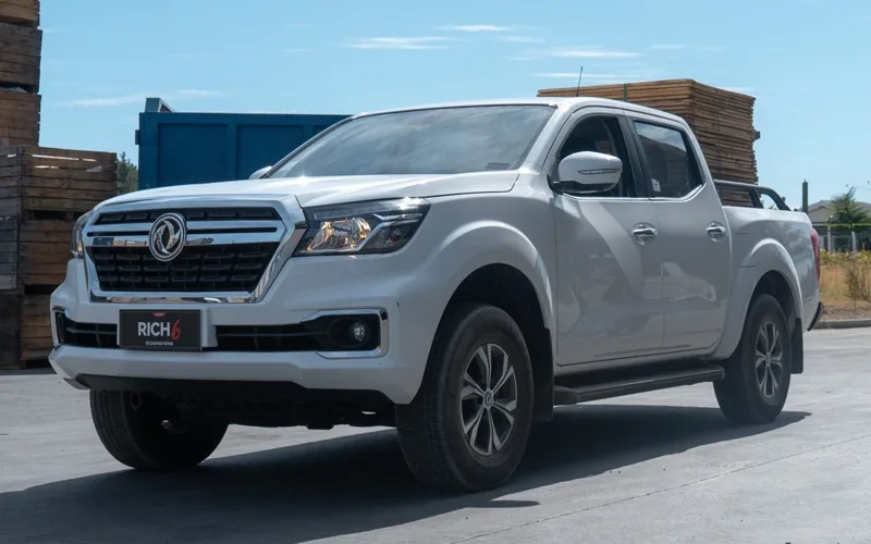Dongfeng Rich 6 Euro VI blanca, camioneta pickup 4x4 nueva.
