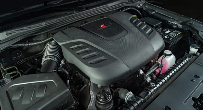 Motor Cummins de la Foton G7, diseñado para potencia y rendimiento.