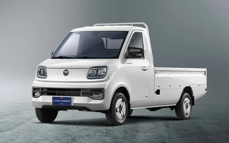 Foton WONDER Cabina Simple blanca, camioneta de trabajo compacta, vista frontal.