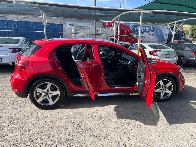 Oferta Mercedes-Benz Clase GLA 2018 250 SPORT Automático Rojo