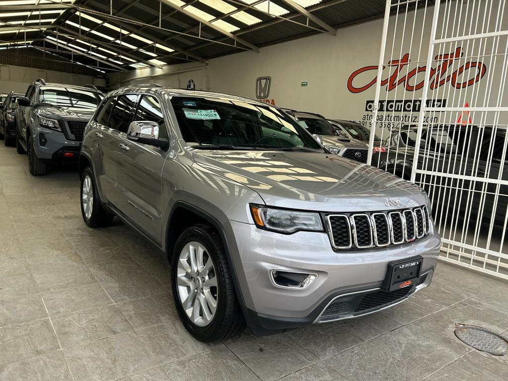 Jeep Grand Cherokee 2017 Limited Automático Plata
