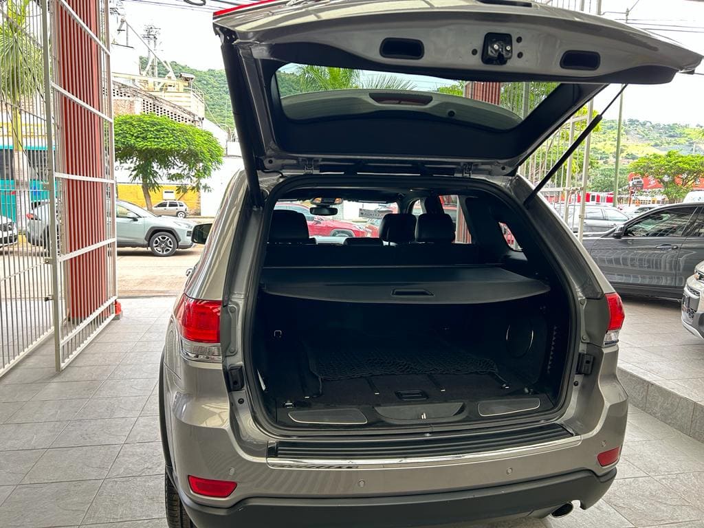 Jeep Grand Cherokee 2017 Limited Automático Plata