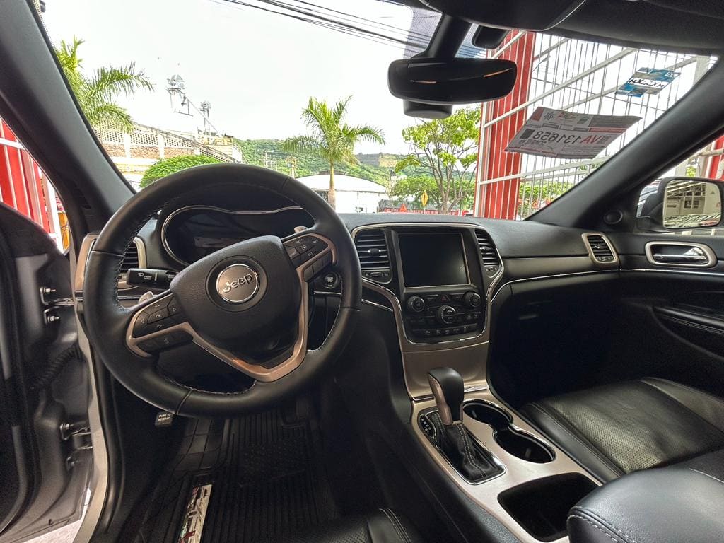 Jeep Grand Cherokee 2017 Limited Automático Plata