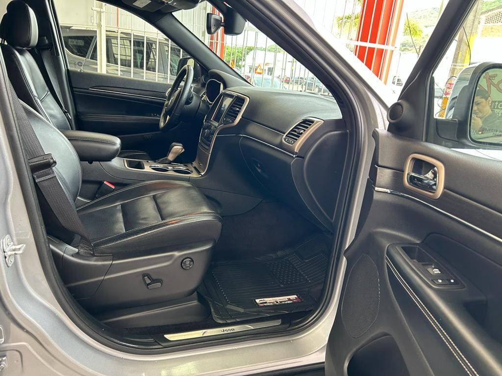 Jeep Grand Cherokee 2017 Limited Automático Plata