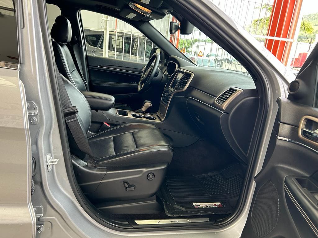 Jeep Grand Cherokee 2017 Limited Automático Plata