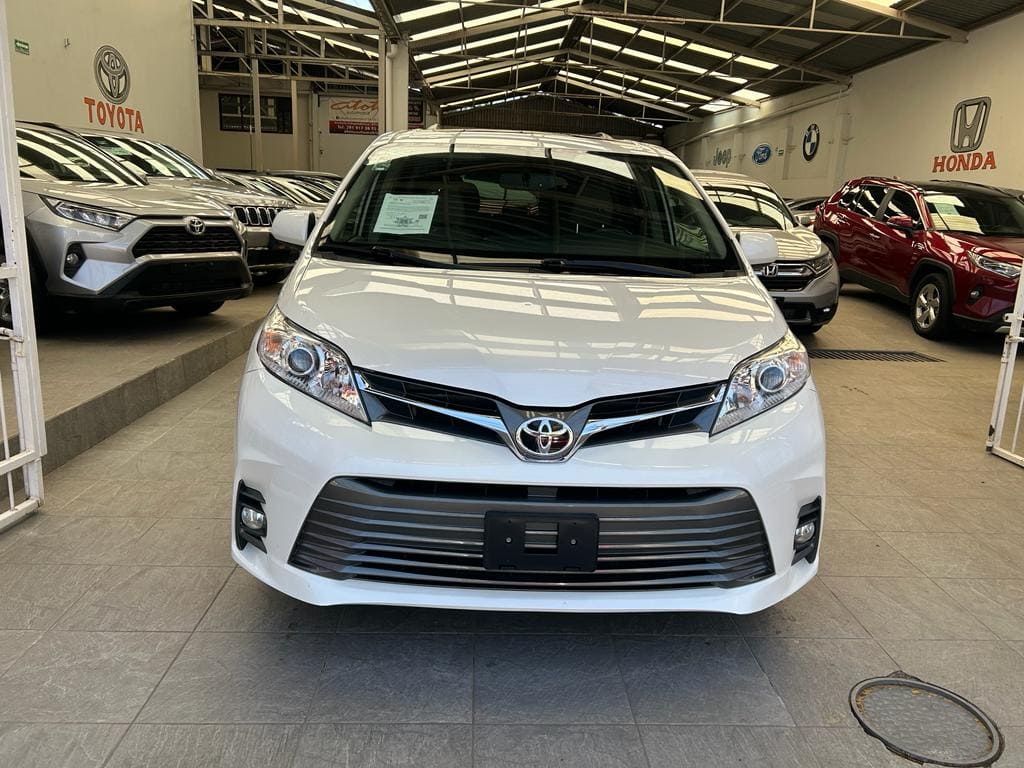 Oferta Toyota Sienna 2020 XLE Automático Blanco