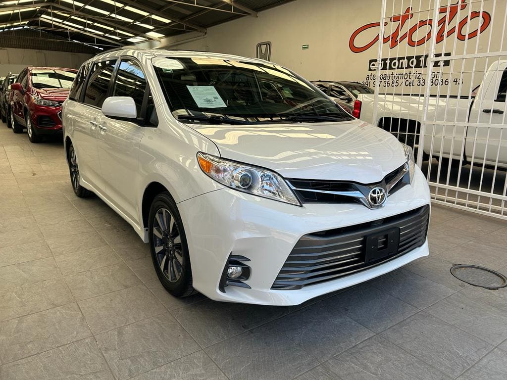 Oferta Toyota Sienna 2020 XLE Automático Blanco