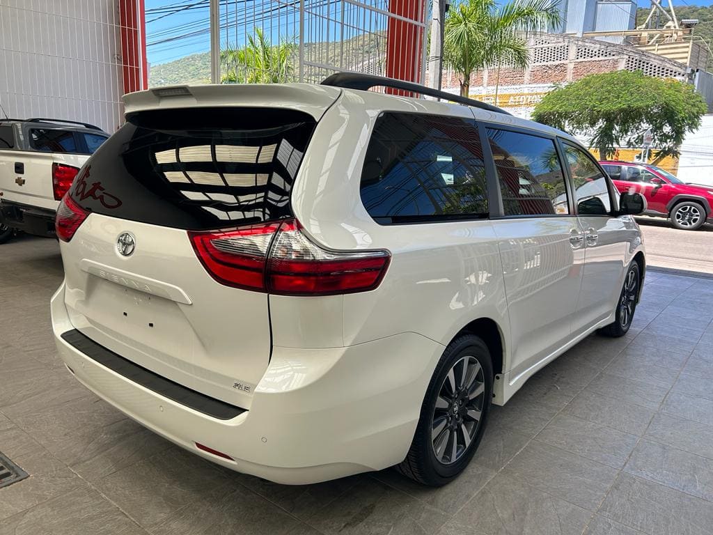Oferta Toyota Sienna 2020 XLE Automático Blanco