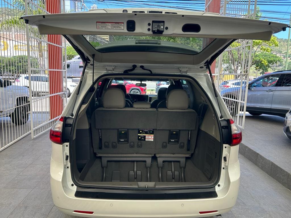 Oferta Toyota Sienna 2020 XLE Automático Blanco