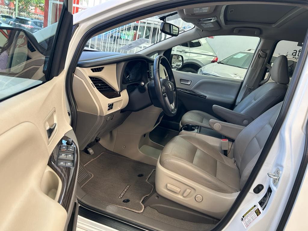 Oferta Toyota Sienna 2020 XLE Automático Blanco