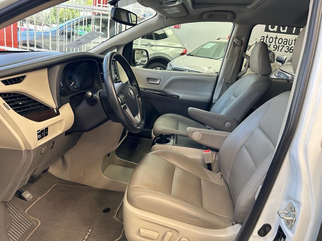 Oferta Toyota Sienna 2020 XLE Automático Blanco