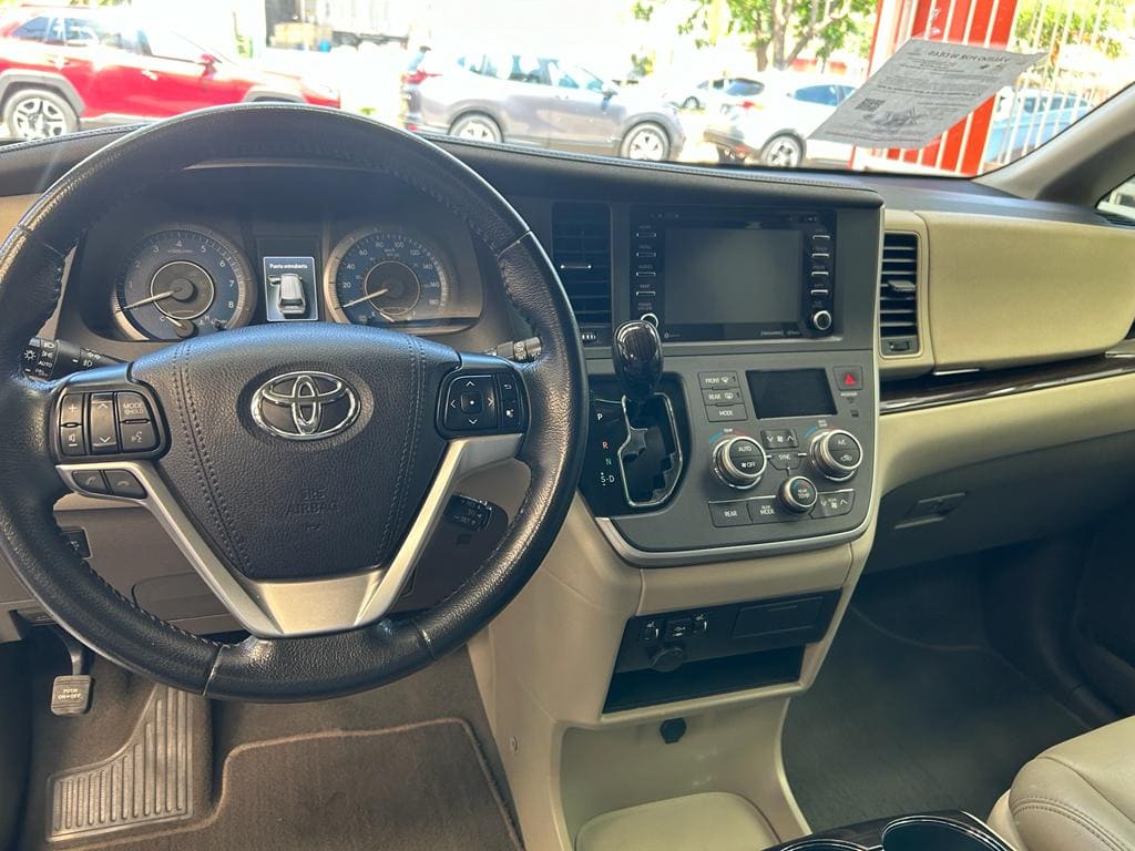 Oferta Toyota Sienna 2020 XLE Automático Blanco