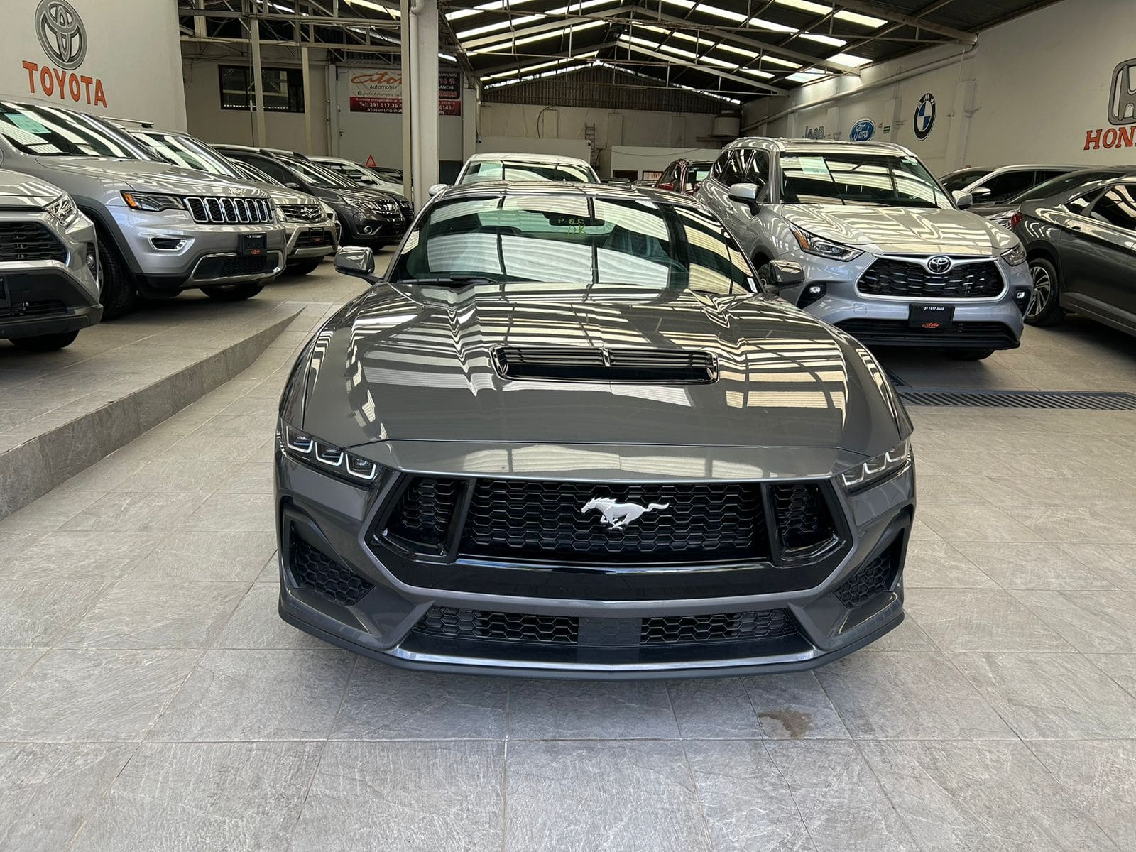 Ford Mustang 2024 V8 GT Automático Gris