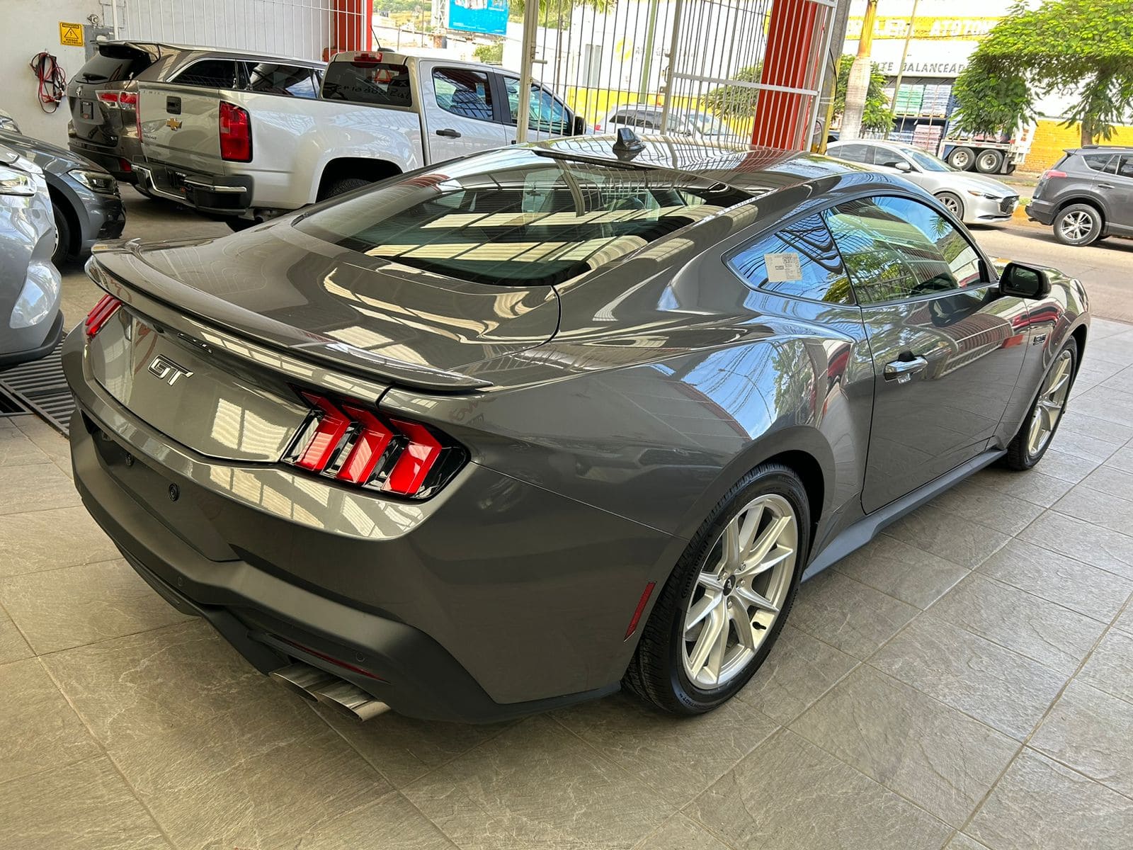 Ford Mustang 2024 V8 GT Automático Gris