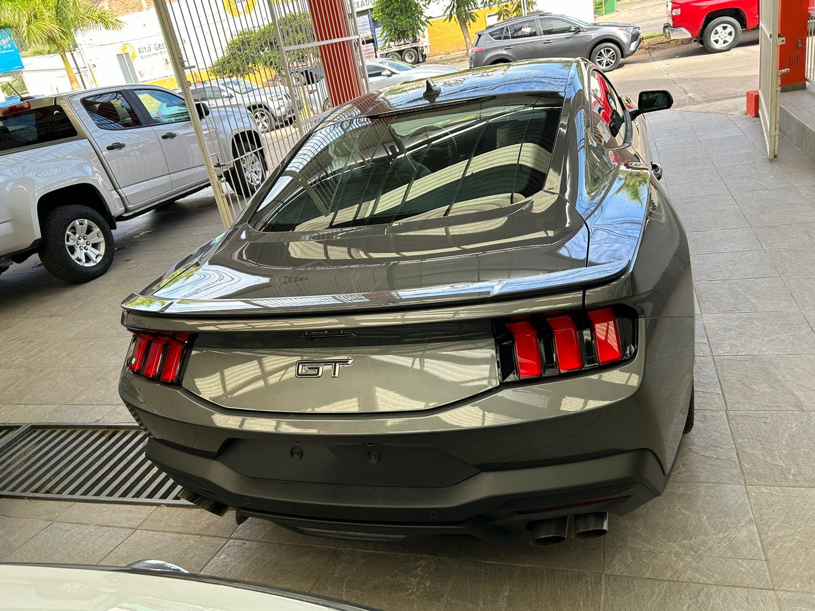 Ford Mustang 2024 V8 GT Automático Gris