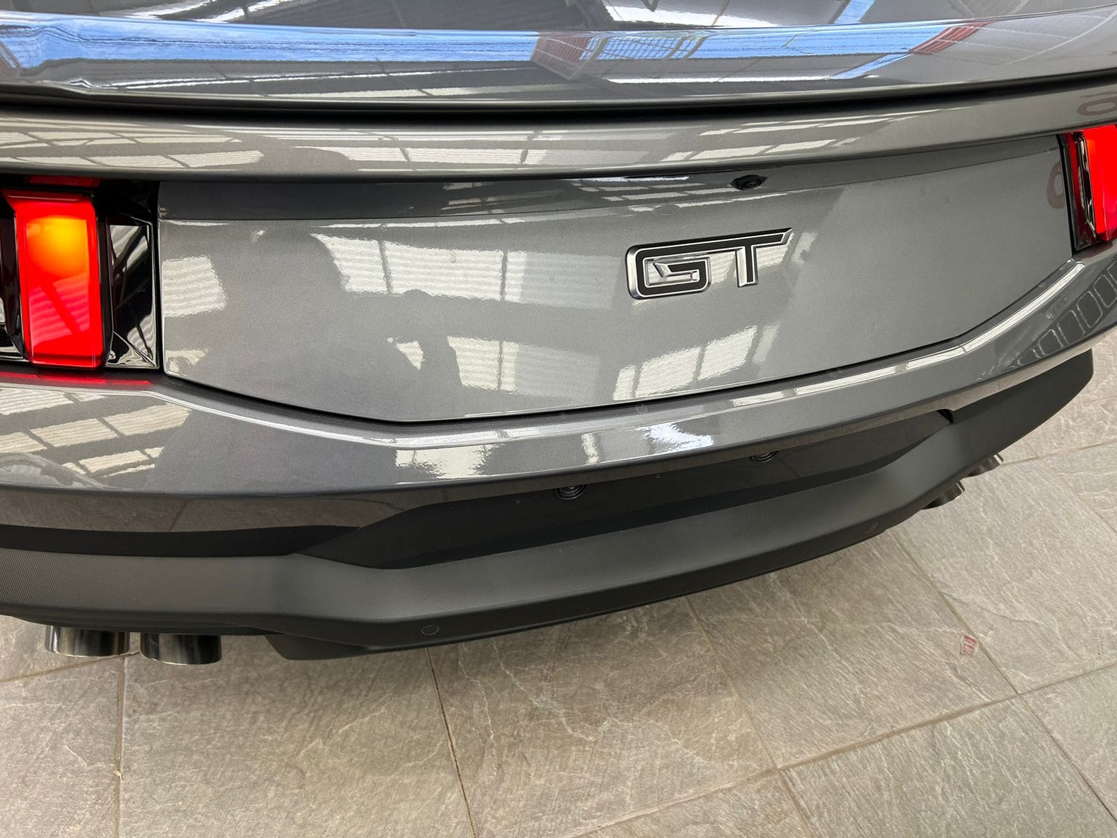 Ford Mustang 2024 V8 GT Automático Gris
