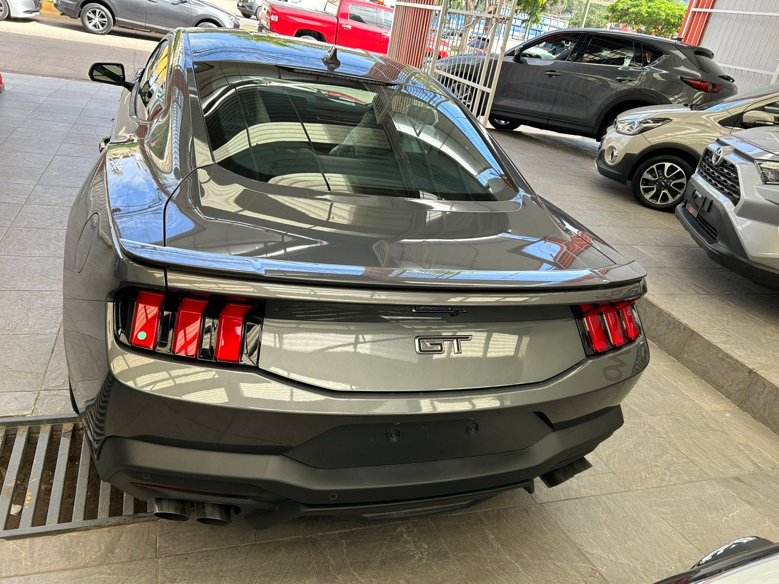 Ford Mustang 2024 V8 GT Automático Gris