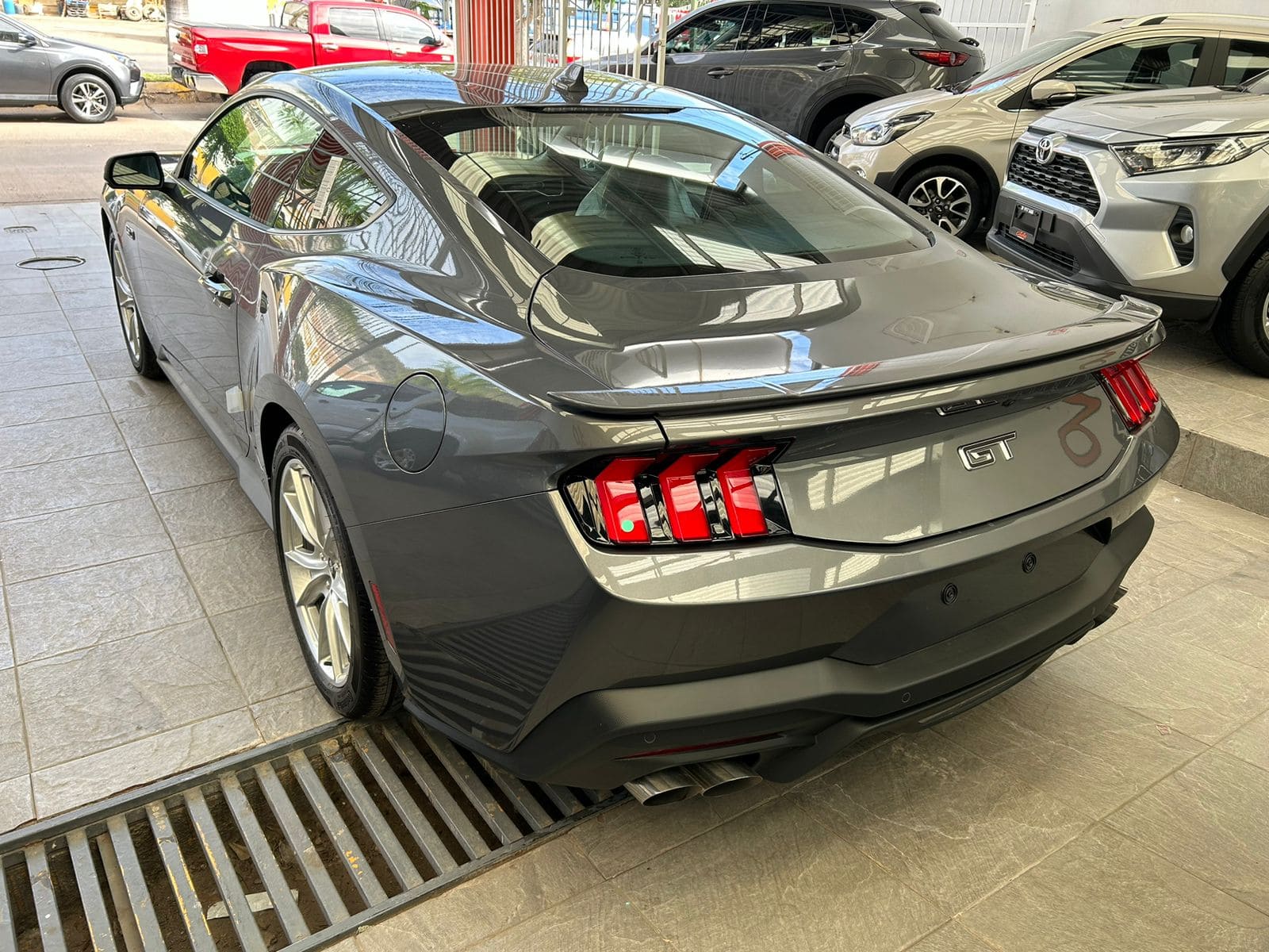 Ford Mustang 2024 V8 GT Automático Gris