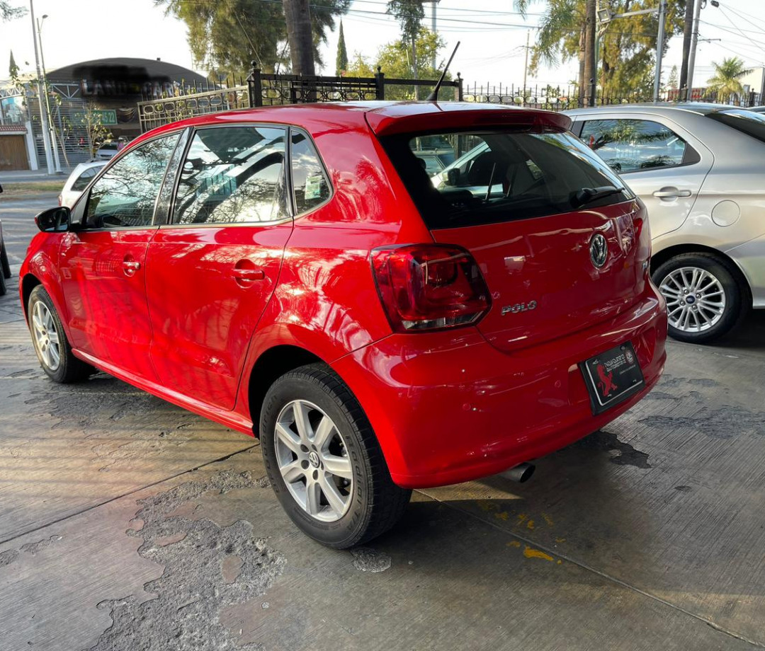 Volkswagen Polo 2014 Highline Automático Rojo