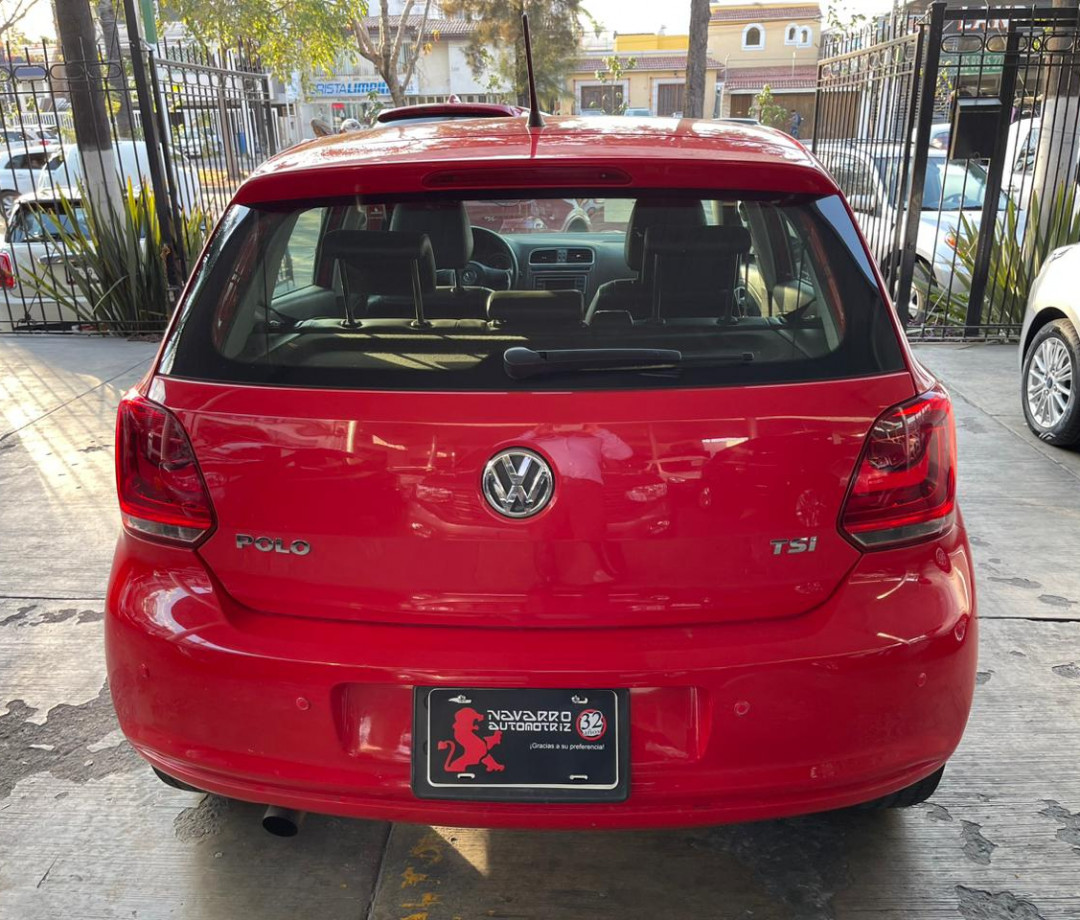 Volkswagen Polo 2014 Highline Automático Rojo