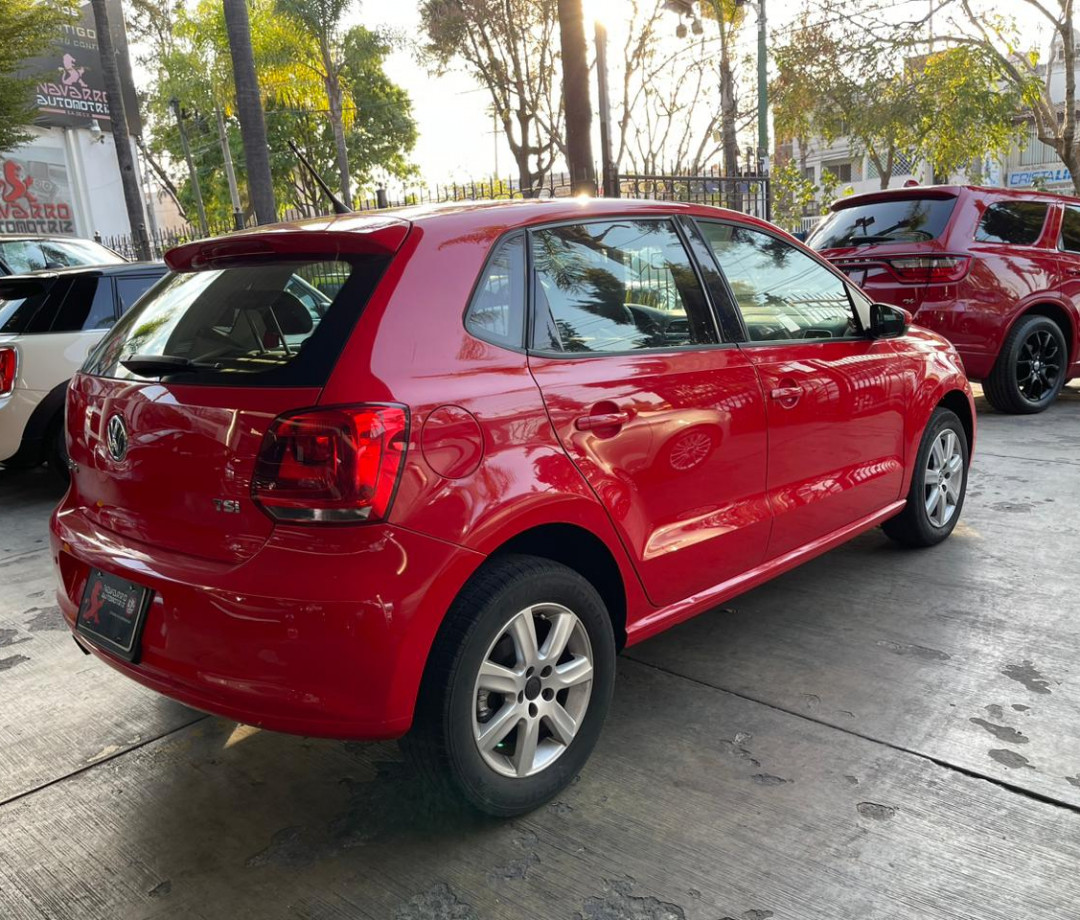 Volkswagen Polo 2014 Highline Automático Rojo