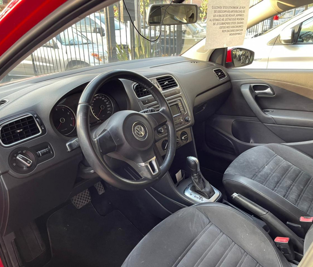 Volkswagen Polo 2014 Highline Automático Rojo