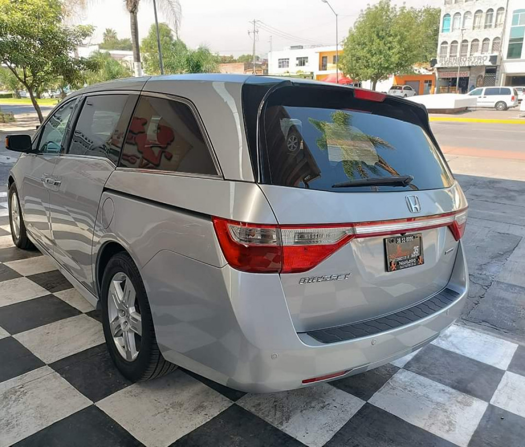 Honda Odyssey 2012 Touring Automático Plata