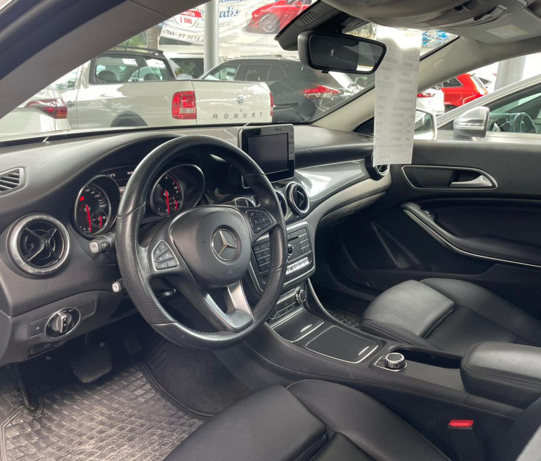 Mercedes-Benz Clase CLA 2018 Automático Plata