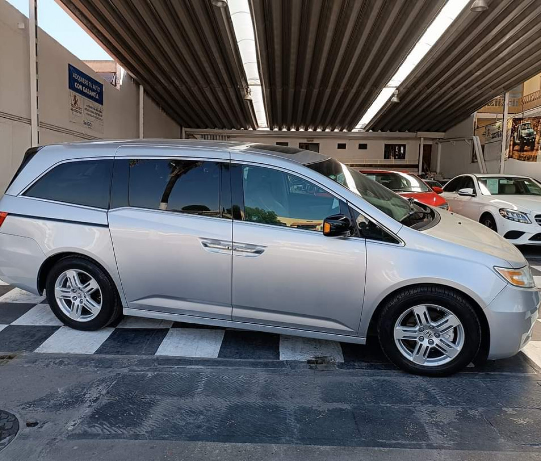 Honda Odyssey 2012 Touring Automático Plata