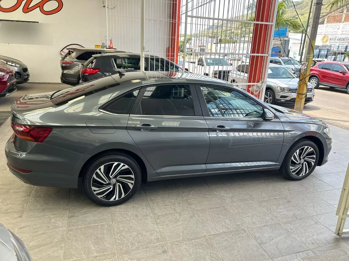 Volkswagen Jetta 2019 Highline Automático Plata