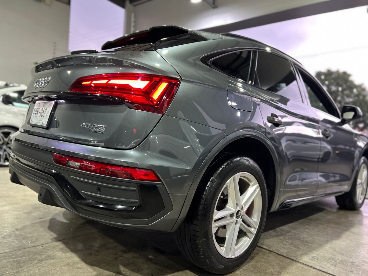 Audi Q5 2022 S Line Automático Gris