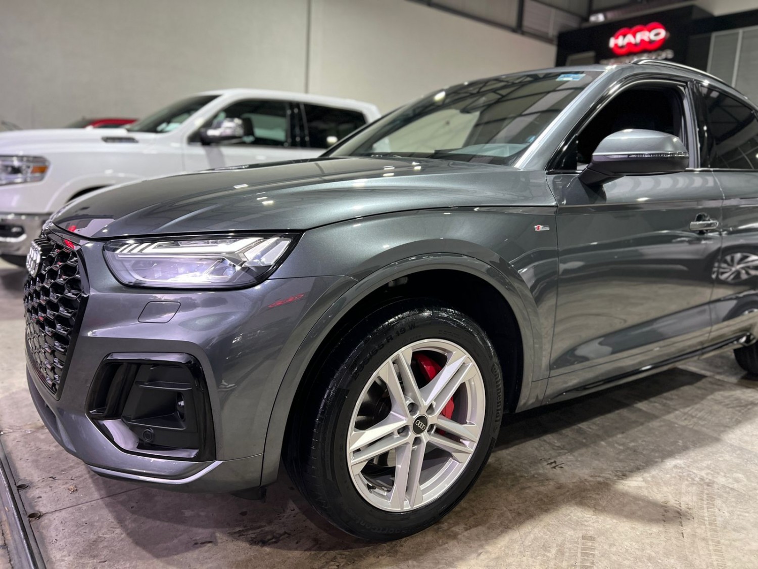 Audi Q5 2022 S Line Automático Gris