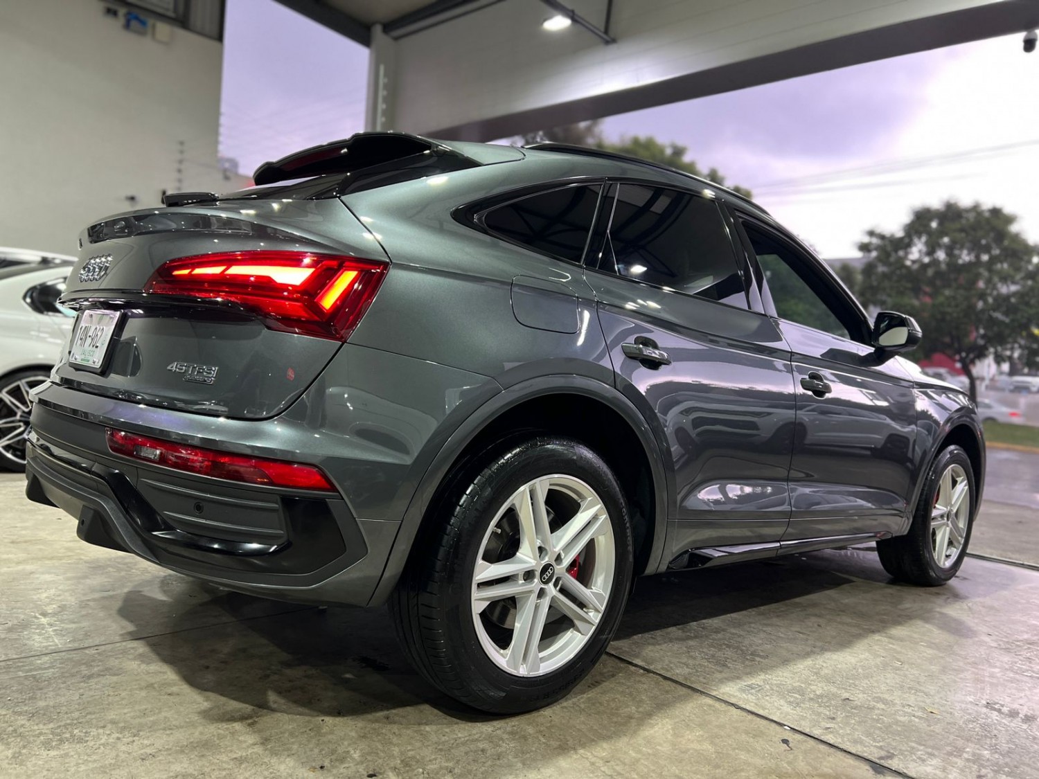 Audi Q5 2022 S Line Automático Gris