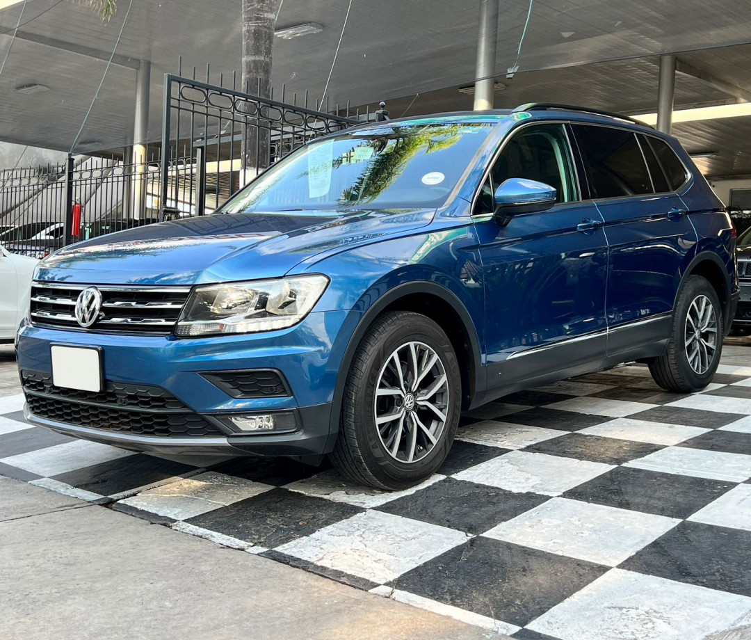 Volkswagen Tiguan 2018 Comfortline Automático Azul