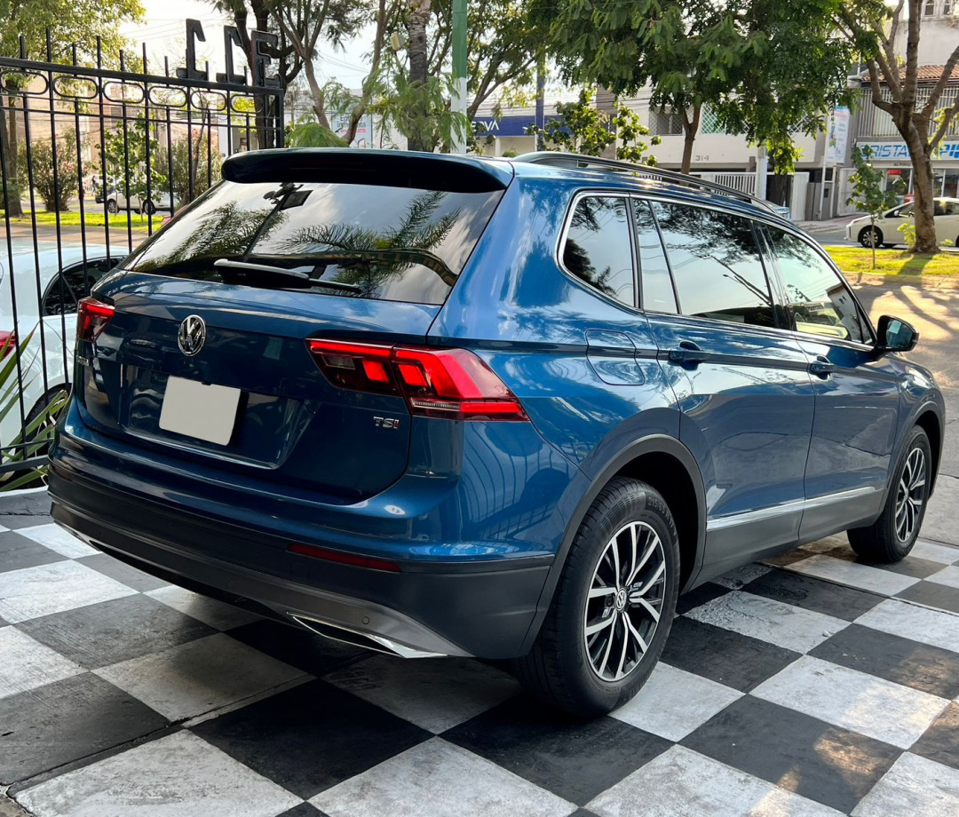 Volkswagen Tiguan 2018 Comfortline Automático Azul