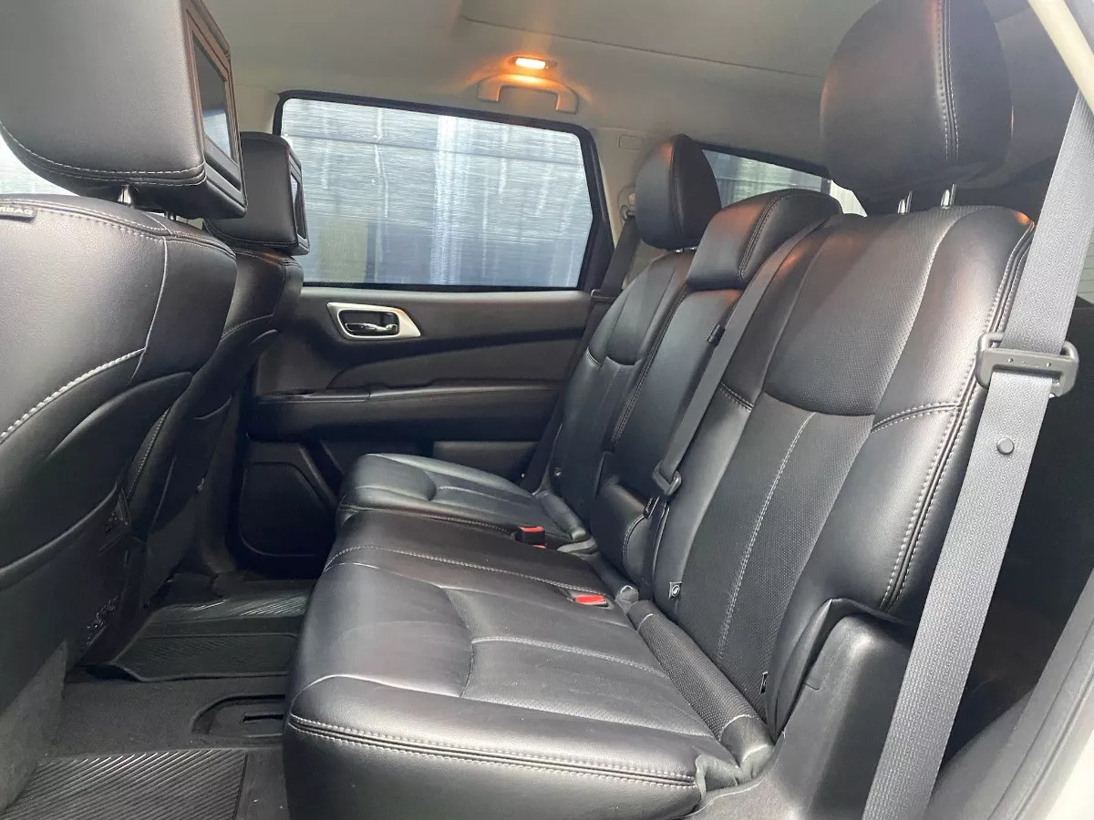 Nissan Pathfinder 2016 3.5 Exclusive 4x4 Cvt Automático Plata