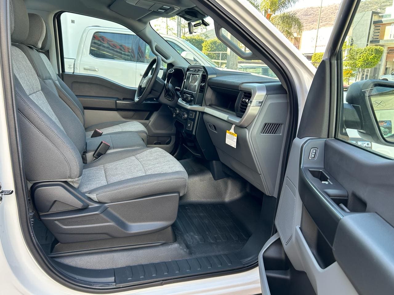 Ford F150 2023 Xl Cabina Regular Automático Blanco