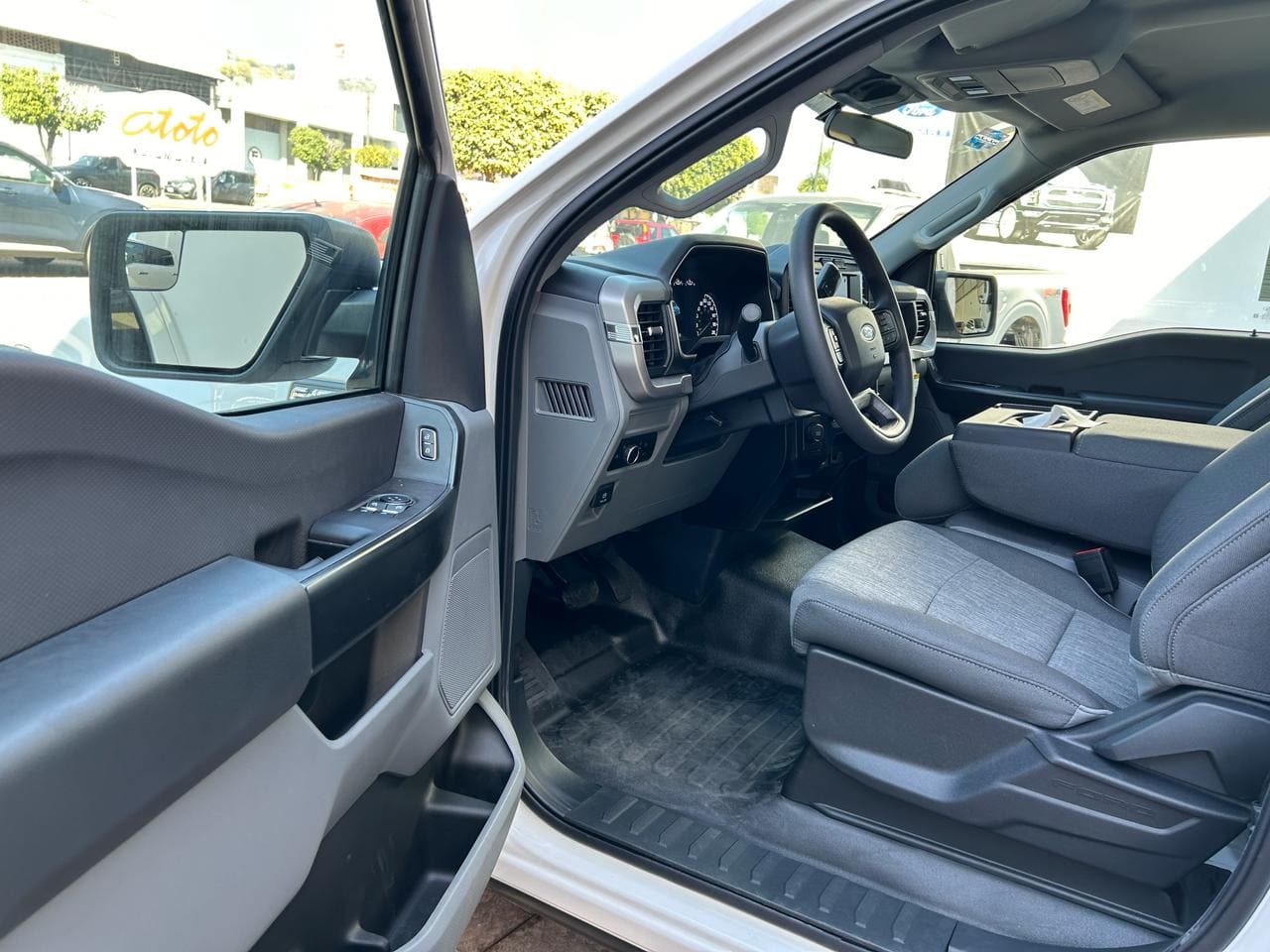 Ford F150 2023 Xl Cabina Regular Automático Blanco