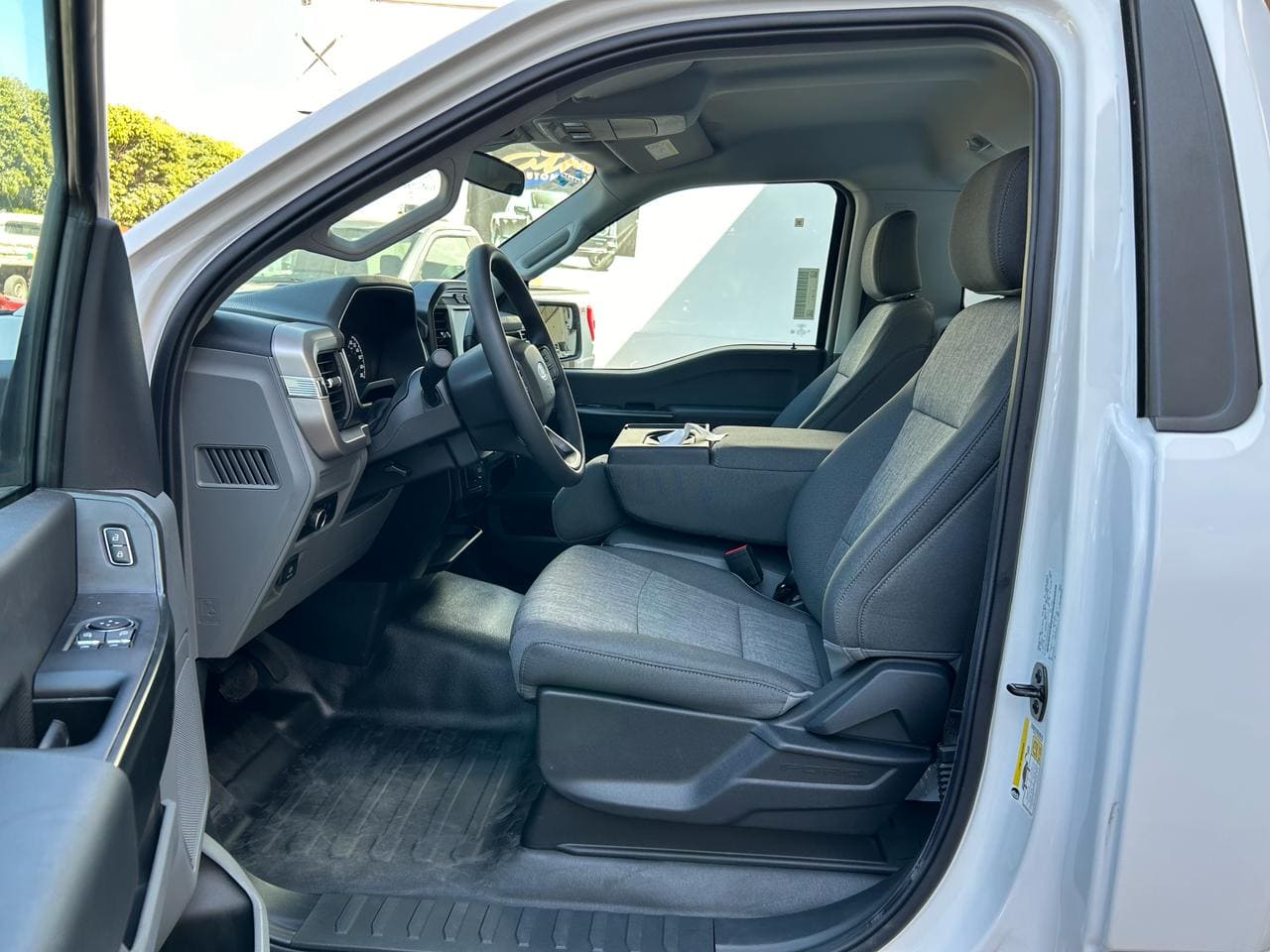 Ford F150 2023 Xl Cabina Regular Automático Blanco