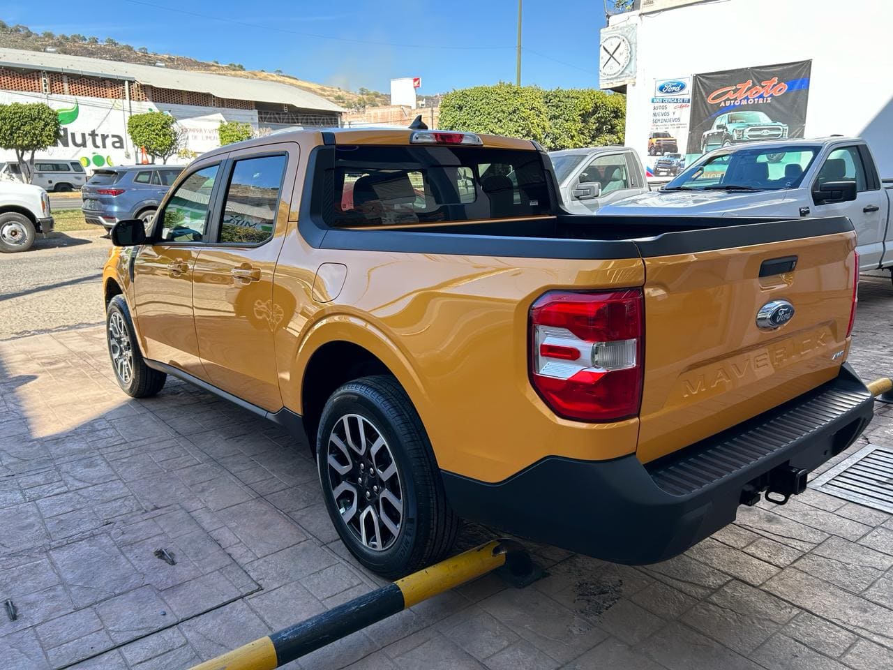 Ford Maverick 2024 Lariat Automático Naranja