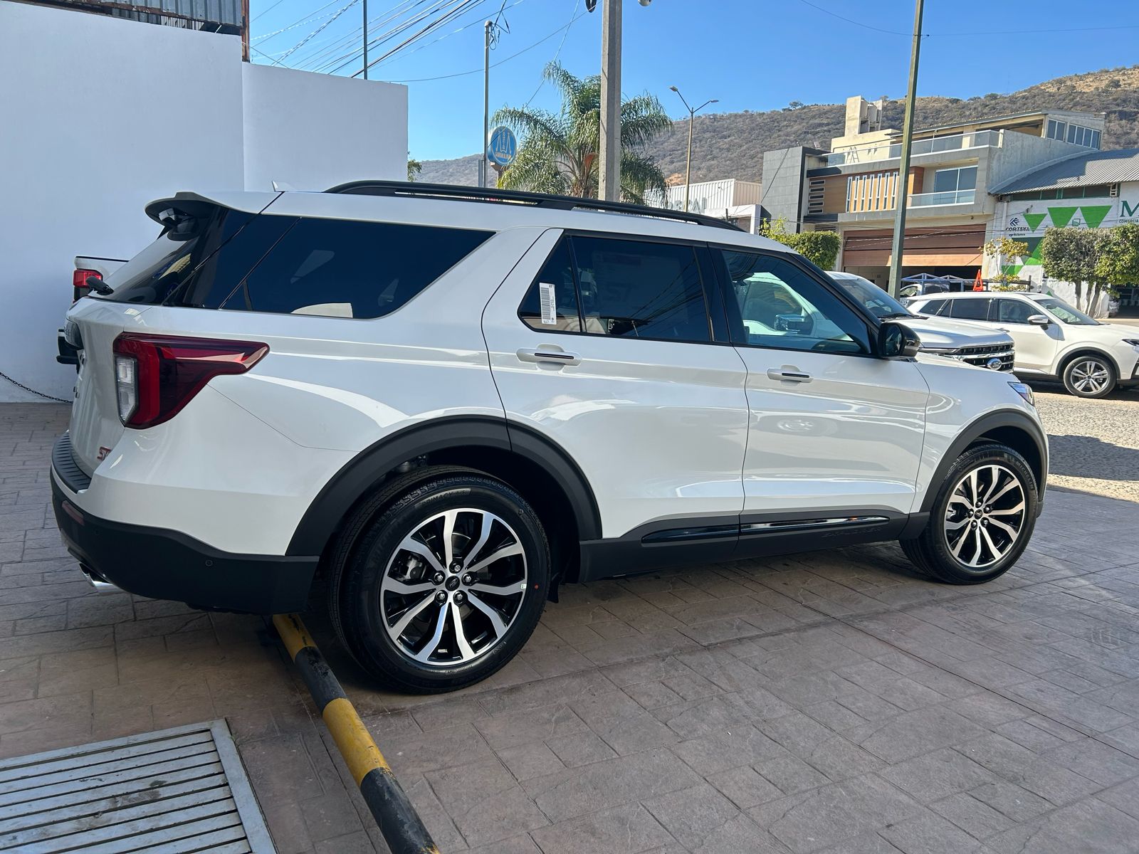 Ford Explorer 2023 ST AWD Automático Blanco