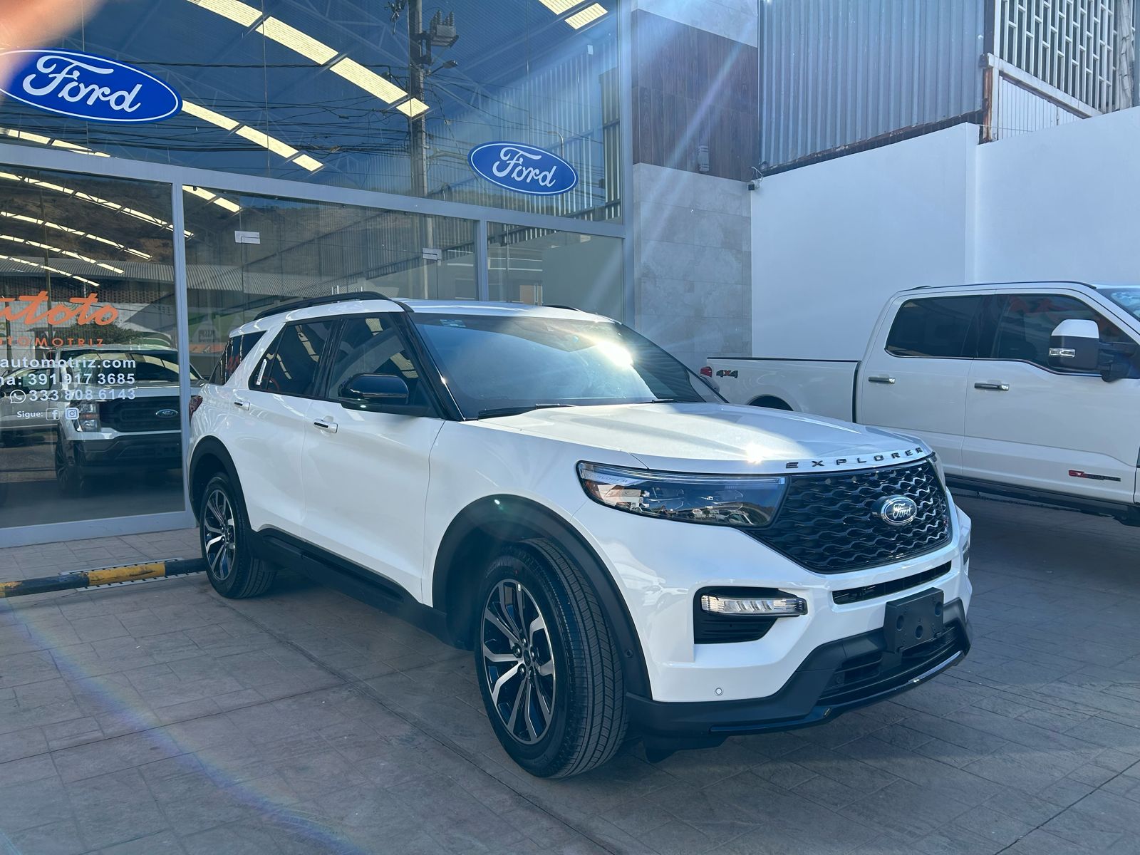 Ford Explorer 2023 ST AWD Automático Blanco