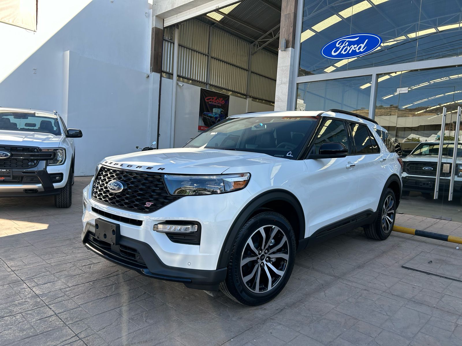 Ford Explorer 2023 ST AWD Automático Blanco