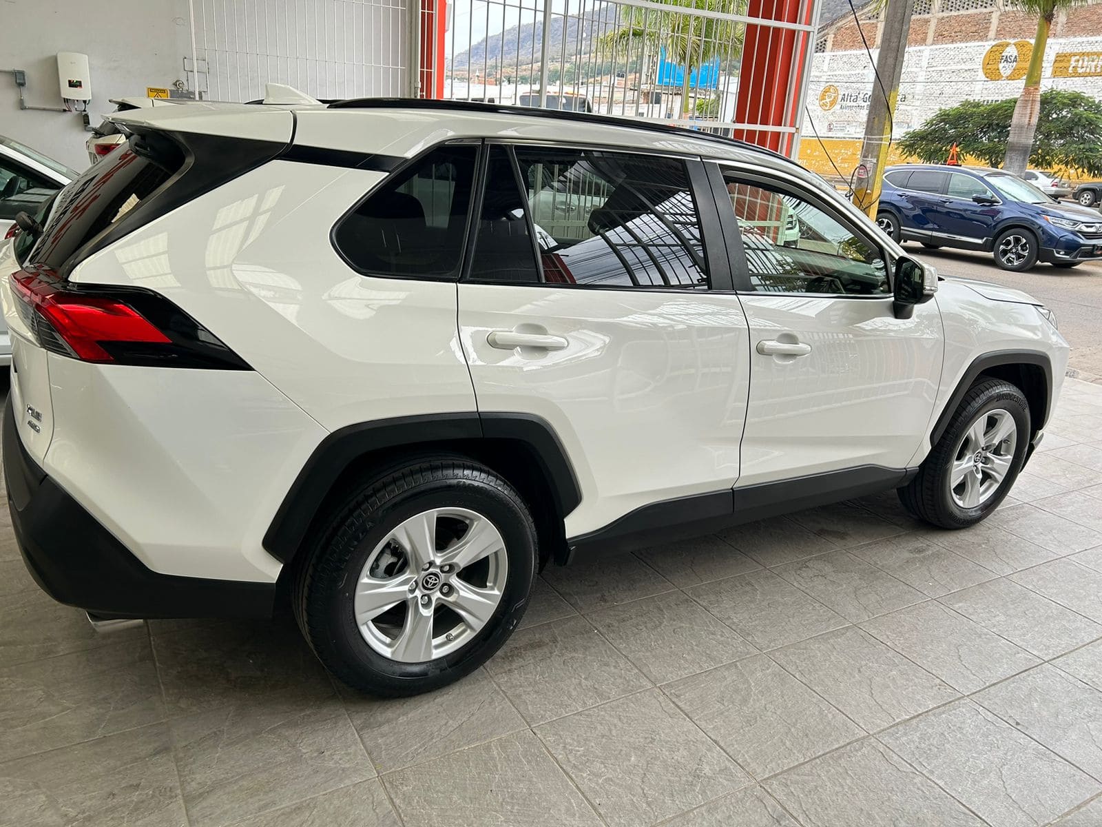 Toyota Rav4 2019 XLE Automático Blanco