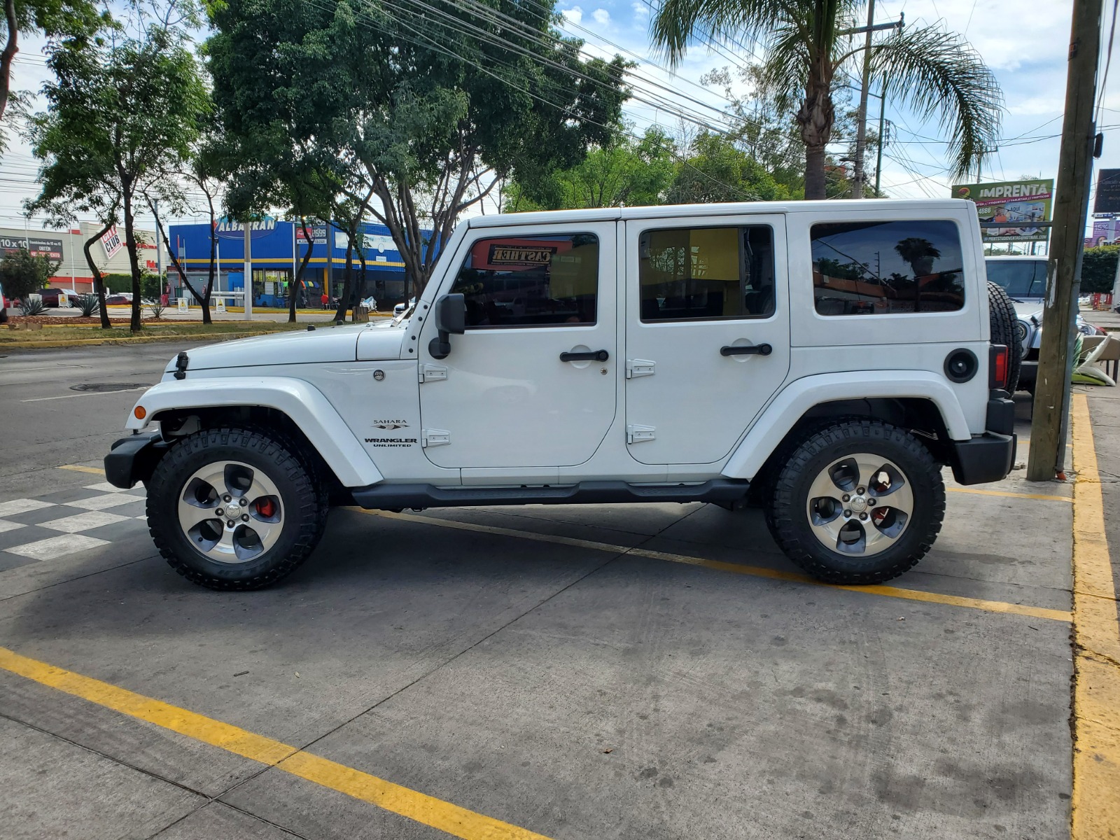 Jeep Wrangler 2017 Unlimited Sahara Automático Blanco