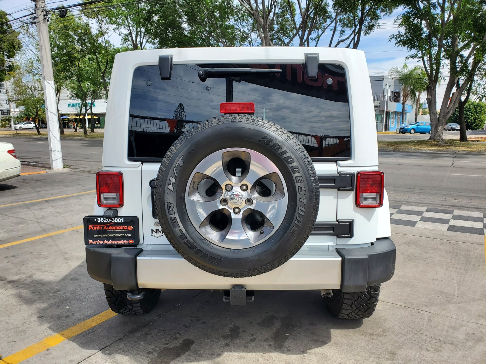 Jeep Wrangler 2017 Unlimited Sahara Automático Blanco