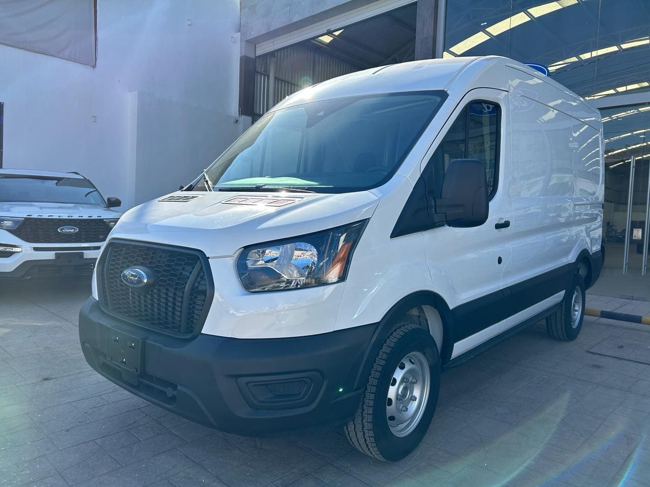 Ford Transit 250 V6 2023
